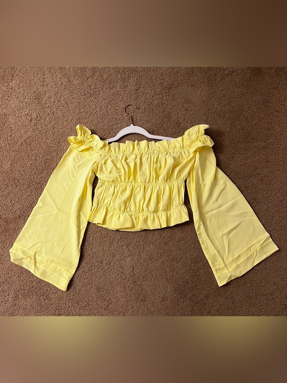 August Vacay 💛Lemon Yellow Off-Shoulder Smocked Crop Top